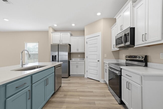 Building Photo - 201 Lyla Ln