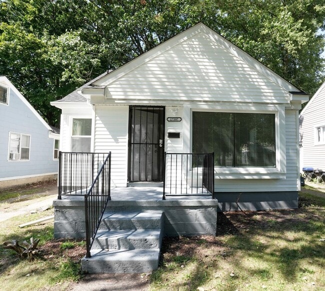 Building Photo - Fully Renovated 3-Bedroom Home  Move-In Re...