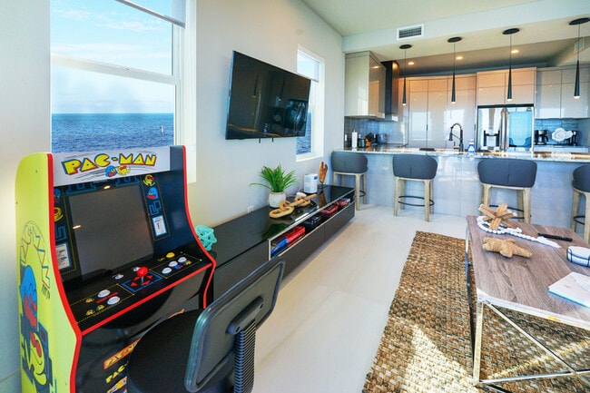 Building Photo - 99 Seaside Ave