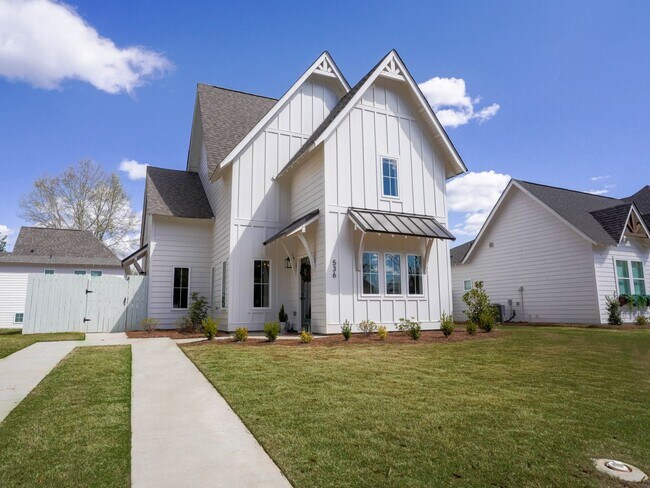 Designer Home near Auburn University's Campus! - Designer Home near Auburn University's Campus!