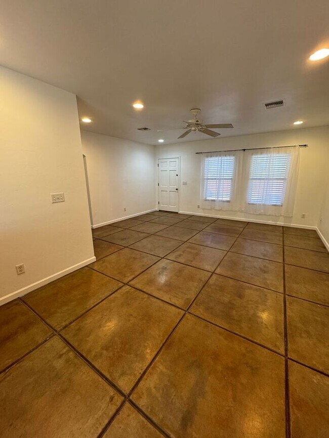 Foto del edificio - Charming 2 Bedroom, 2 Bathroom Home in Tuc...