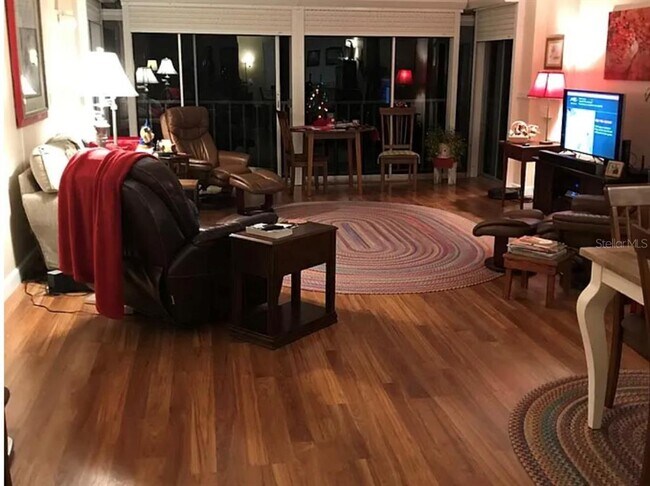 Foto del edificio - 50 Harbor View Ln