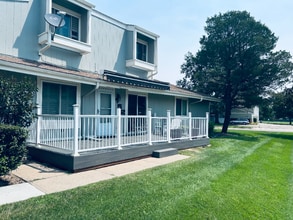 Building Photo - 8741 Chase Dr
