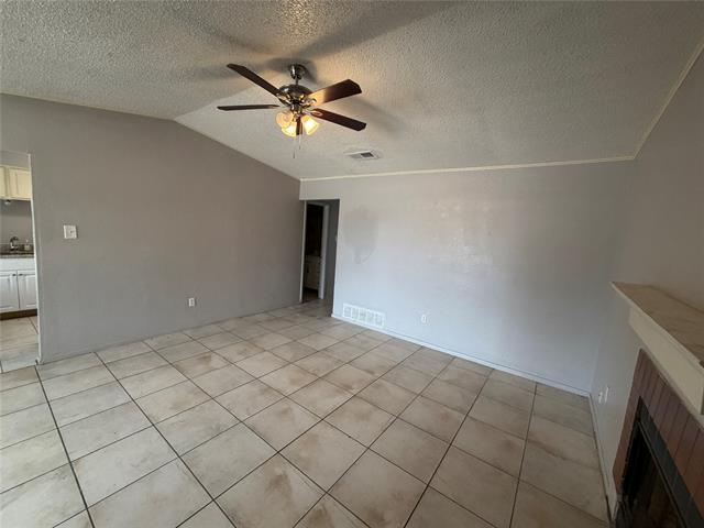 Foto del edificio - 737 Woodland Ct