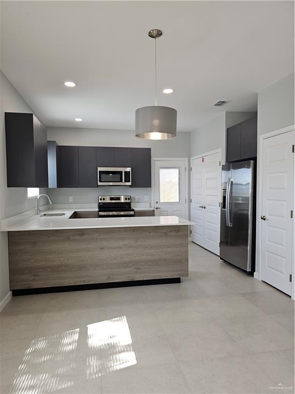 Foto del edificio - 822 N Abbey Ave