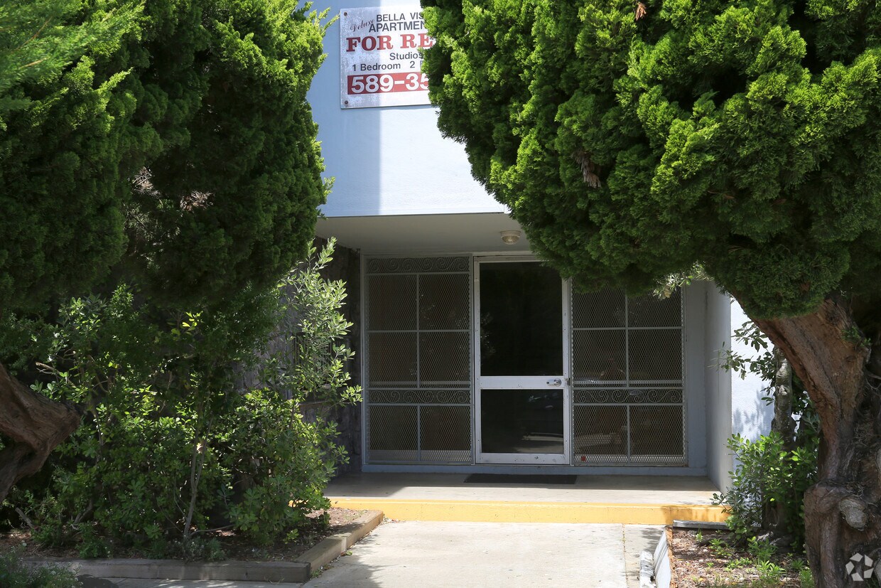 Entrance - 578 Clarinada Ave