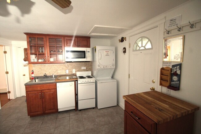 Building Photo - 218 Thurber Ave