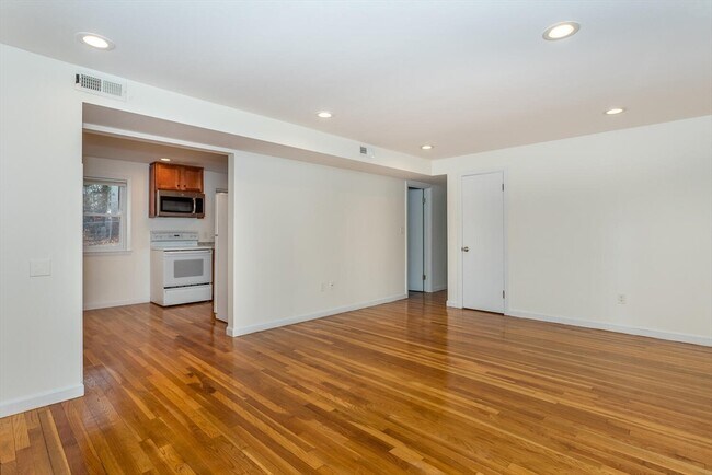 Foto del edificio - 157 Central St