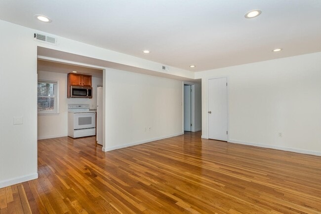 Foto del edificio - 157 Central St