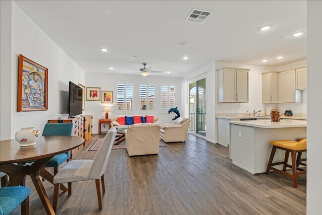 Building Photo - FULLY FURNISHED RENTAL