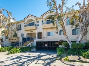 Building Photo - 11038 Camarillo St