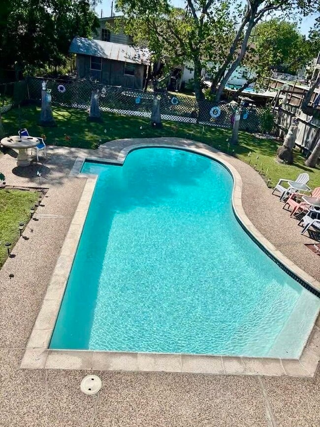 Building Photo - 236 3rd St