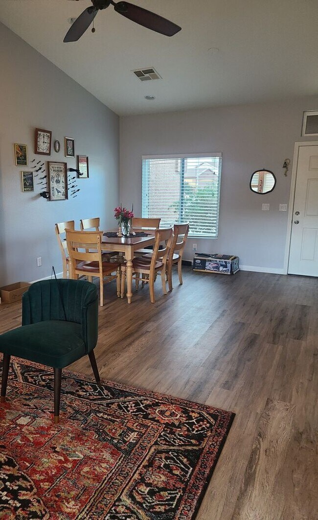 Foto del edificio - 17407 N Larkspur Ln