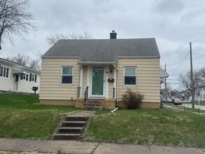 Building Photo - 302 17th Ave