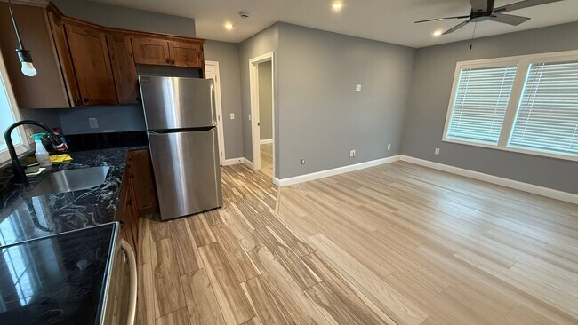 Foto del edificio - 614 Alden St