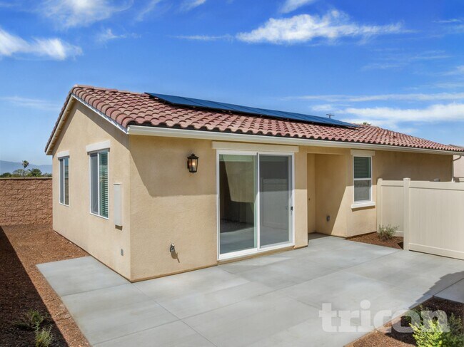 Building Photo - 611 Citron St