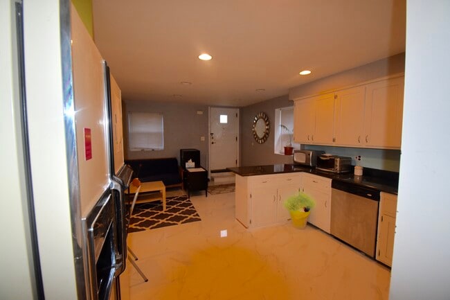kitchen - 29 E Homestead Ave