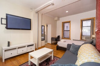 Building Photo - 329 E 94th St