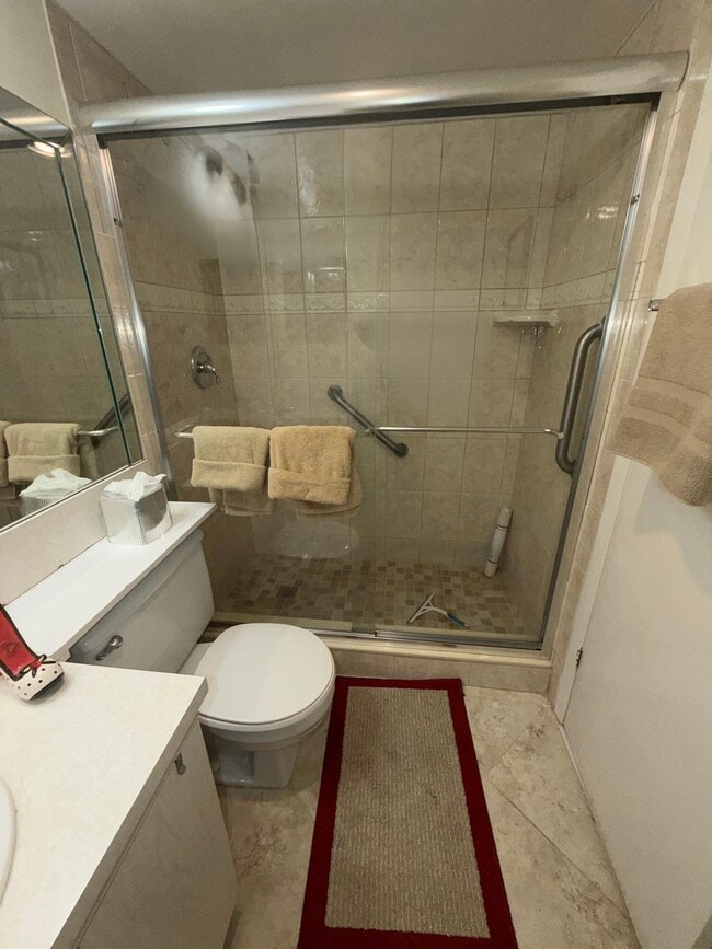 Building Photo - 3058 Ainslie Dr