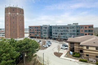 Building Photo - Albion Highland Park