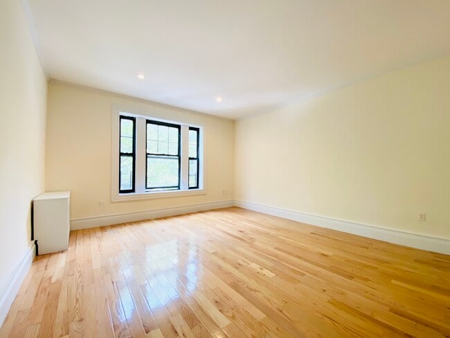Building Photo - 53 Hamilton Ter