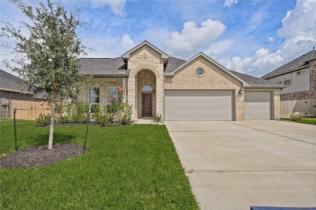 Building Photo - 11927 Champion's Frst Dr