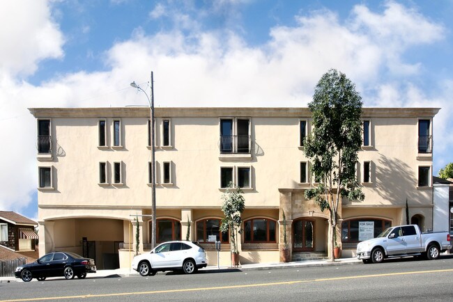 Building Photo - 2037 S Coast Hwy