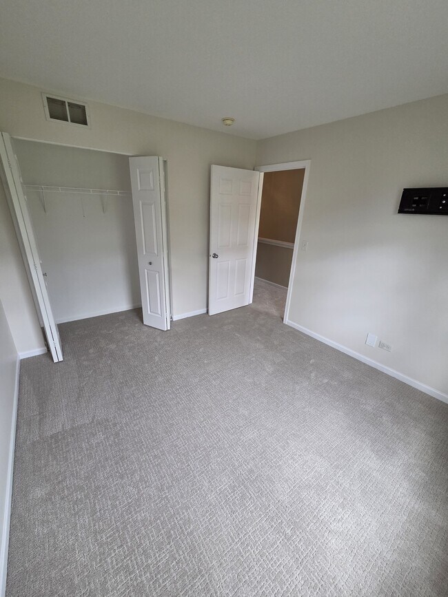 Foto del edificio - 2206 Flagstone Ln