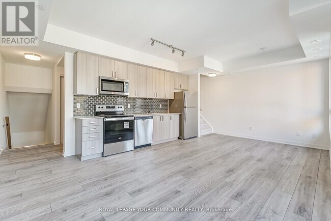 Building Photo - 4017 Hickory Dr