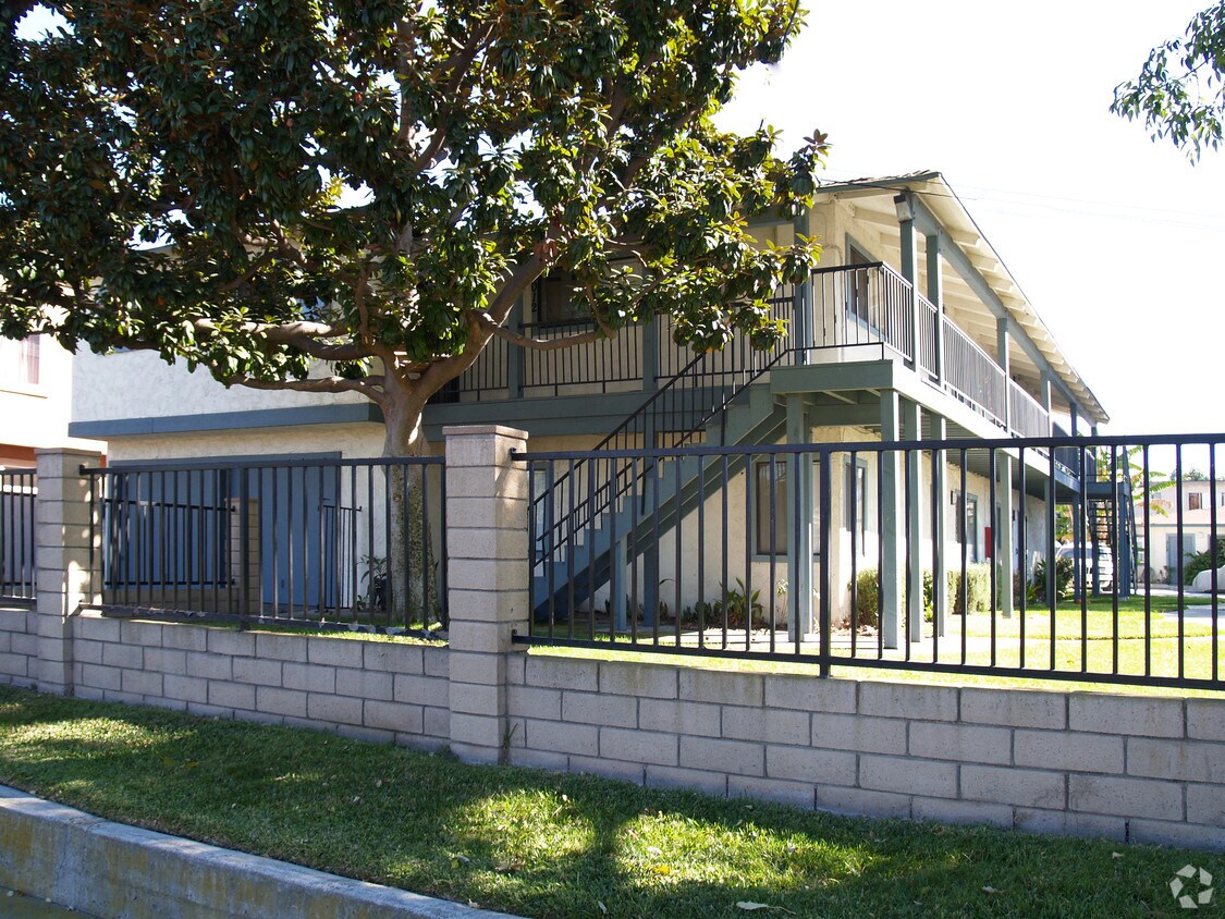 Foto del edificio - 2002-2012 Santa Ana Ave