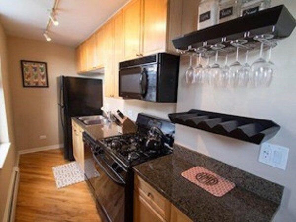 Primary Photo - 800 W Lill Ave