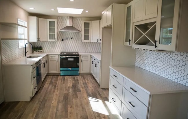 Building Photo - 305 Whitetail Dr
