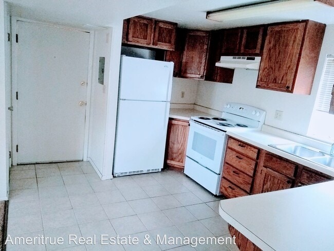 Building Photo - 885 N 500 W