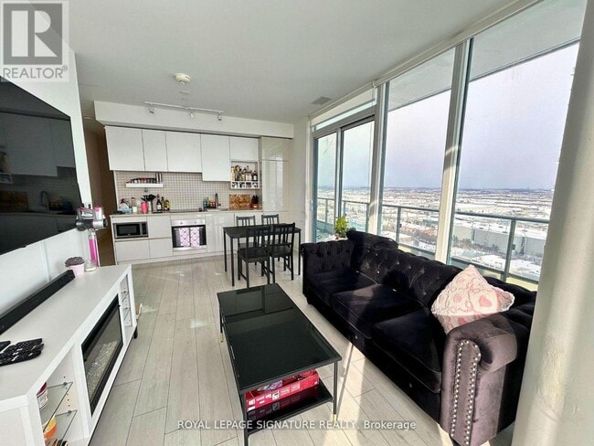 Photo du bâtiment - 950 Portage Pkwy