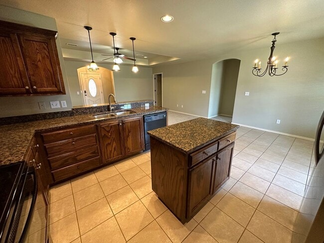 Building Photo - 4418 S Roberts St