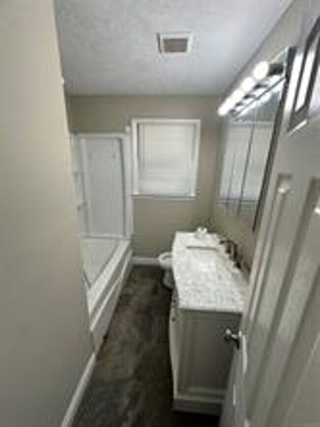 Foto del edificio - Charming 3 Bed/2 Bath Home in Montgomery - $1425/mo