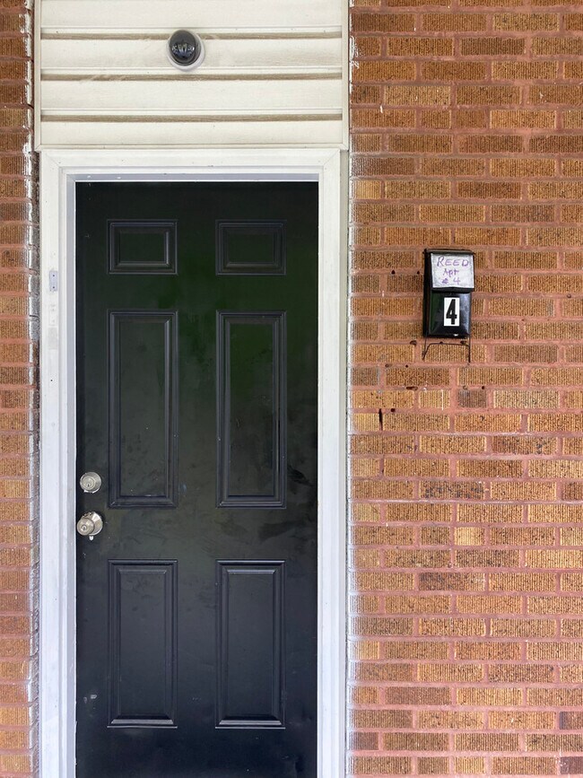 3924 Fairview Ave Unit Apt 4, Baltimore, MD 21216 Room for Rent in