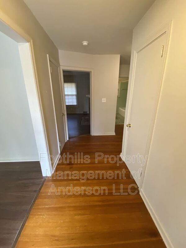 Building Photo - 401 Shannon Way