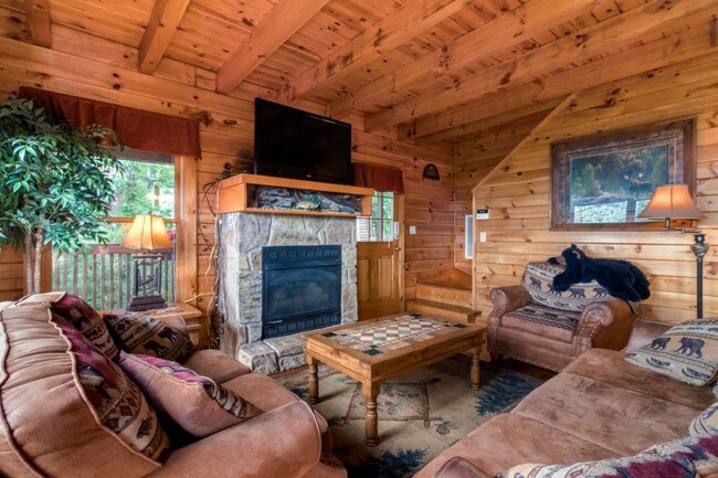 Building Photo - 2855 Pine Haven Dr