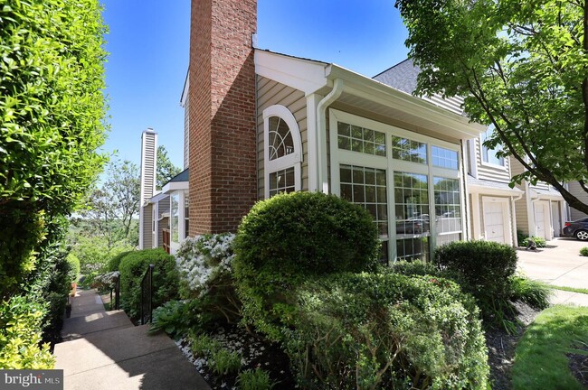 Building Photo - 422 Overlook Dr