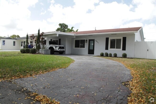 Building Photo - 6451 Pershing St