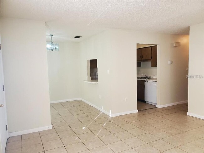 Building Photo - 734 Shakespeare Dr