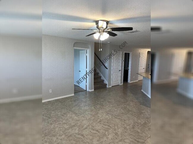 Foto del edificio - 7018 Phoebe View