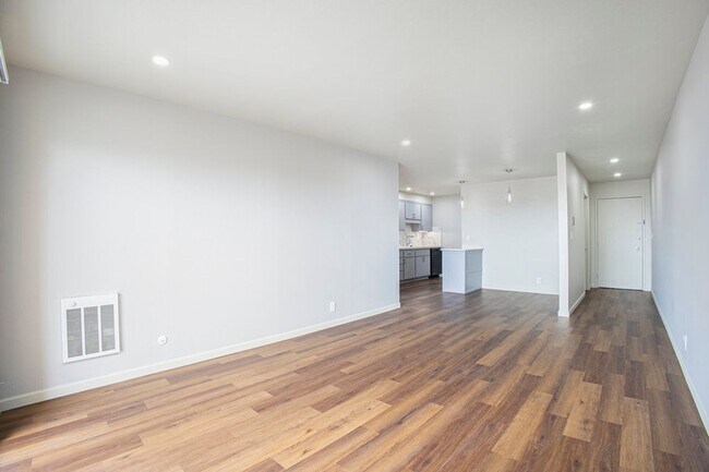 Foto del edificio - 528 Merritt Ave #305 - 1 bedroom / 1 bathroom