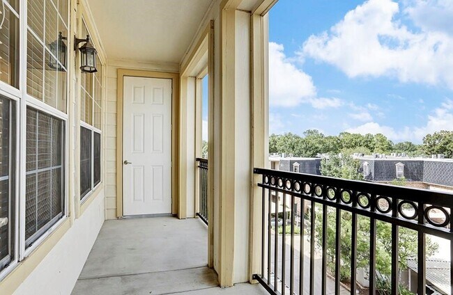 Building Photo - 7575 Kirby Dr