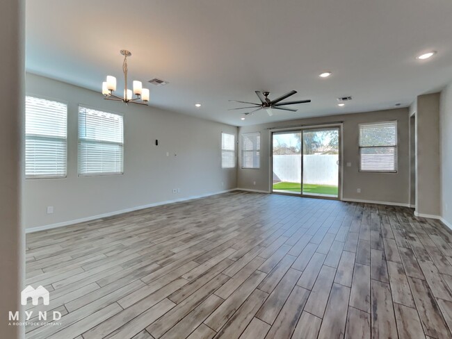 Foto del edificio - 15168 W Sherman St