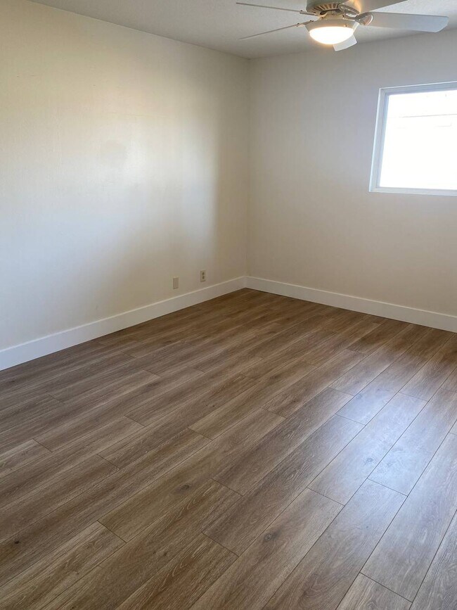 Foto del edificio - 22945 Leo Ln