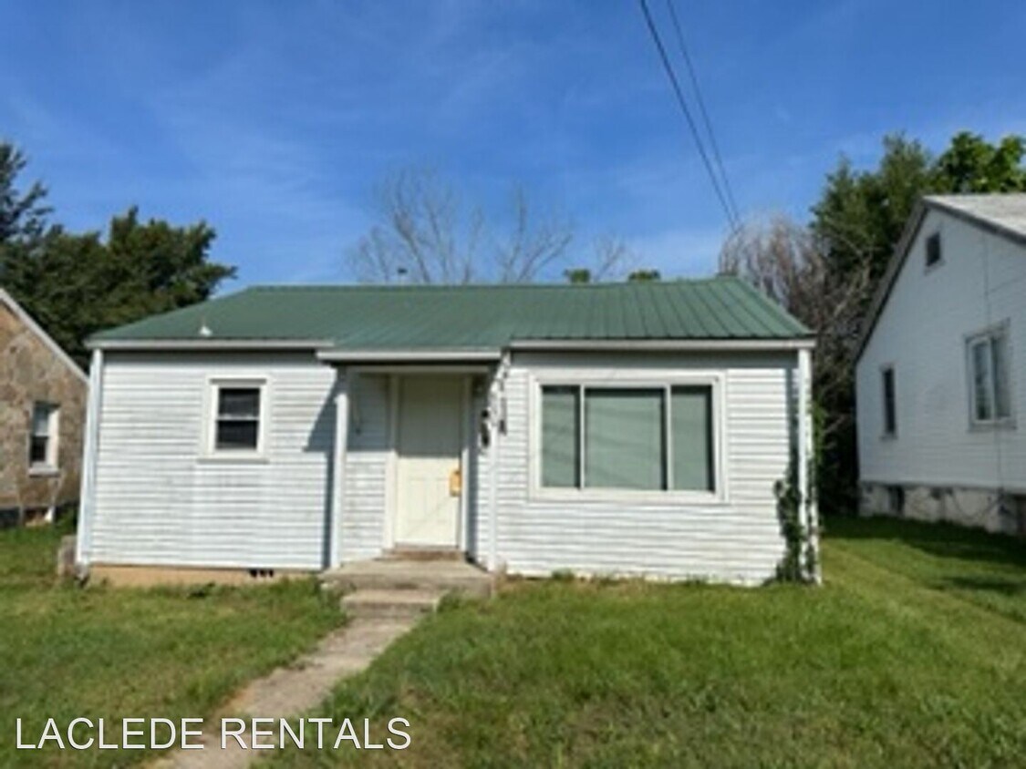 371 W 5th St, Lebanon, MO 65536 House Rental in Lebanon, MO