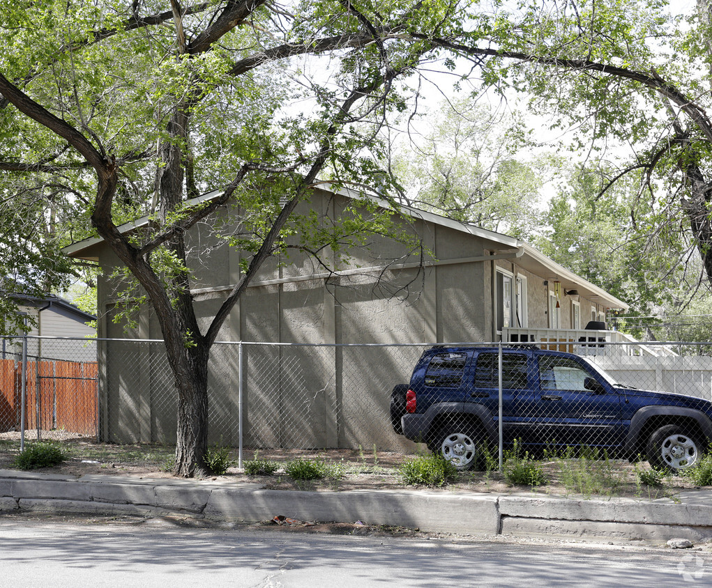 Building Photo - 2911 W Uintah St