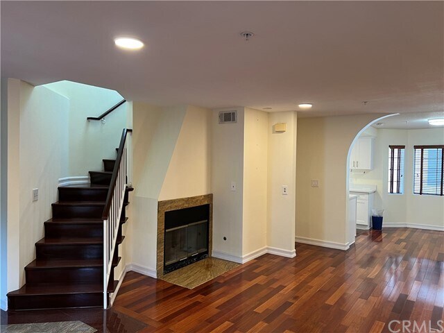 Building Photo - 421 N Chapel Ave